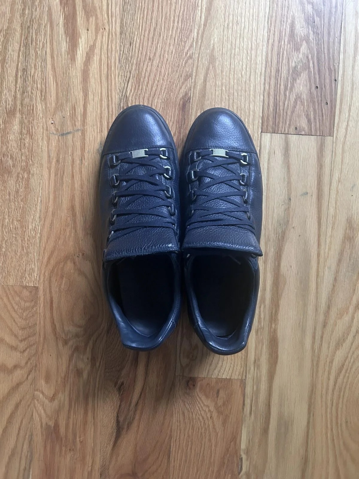 Balenciaga — Balenciaga Arena ’s Low — Sneaker — resale