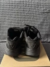 Yeezy 700 Vanta V2 3