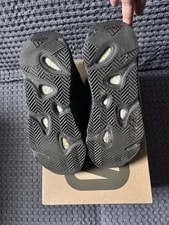 Yeezy 700 Vanta V2 4