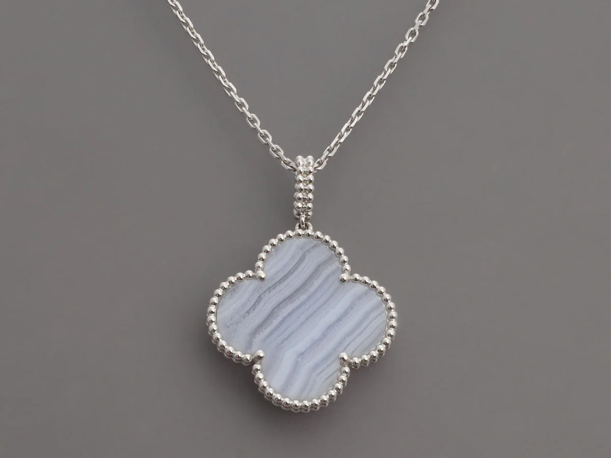 Van Cleef & Arpels 18K White Gold Chalcedony Magic Alhambra Long 3