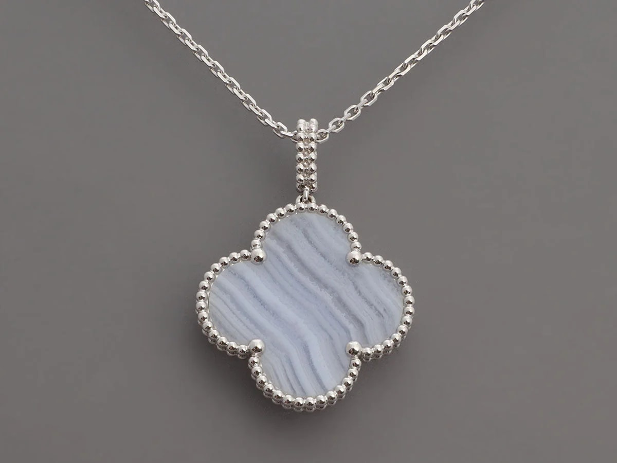Van Cleef & Arpels 18K White Gold Chalcedony Magic Alhambra Long 4