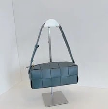 Bottega Veneta — Bottega Veneta Cassette Intreccio Fashion — Handbag — resale