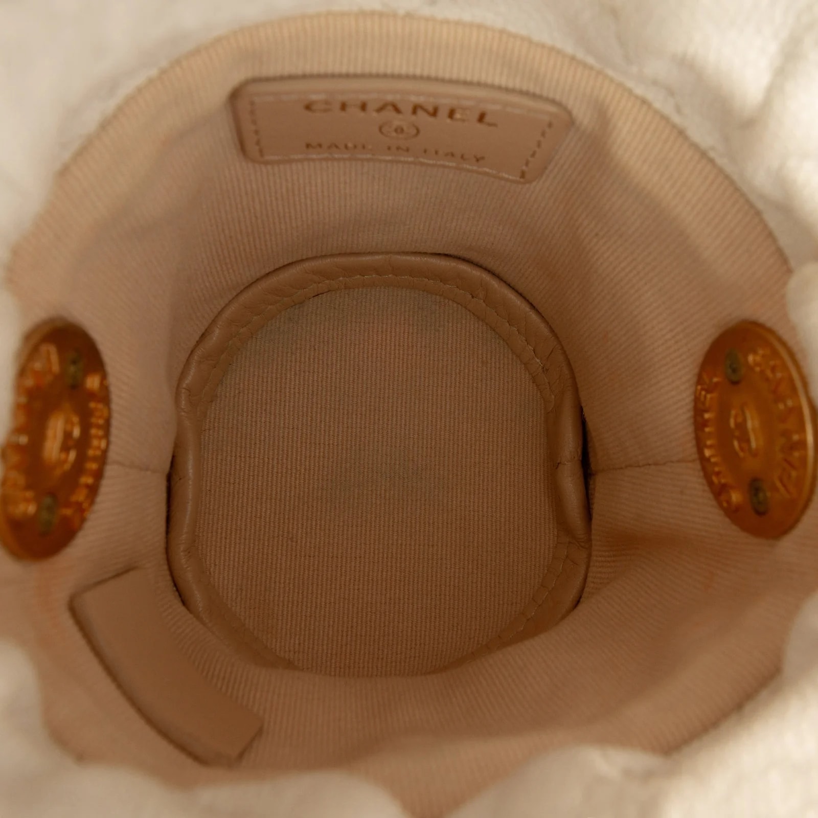 Twist Your Buttons Drawstring Bucket 4