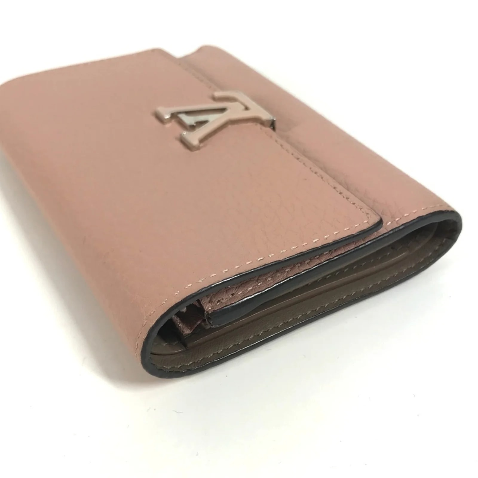 Louis Vuitton Taurillon Magnolia Wallet (Tri-Fold) 3