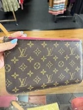 Louis Vuitton Neverfull Pochette Wristlet , Interior 2