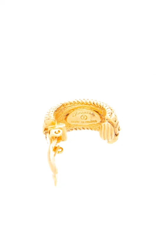 Round Hoop Clip on 3