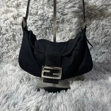 Very Fendi Mamma Baguette One 2