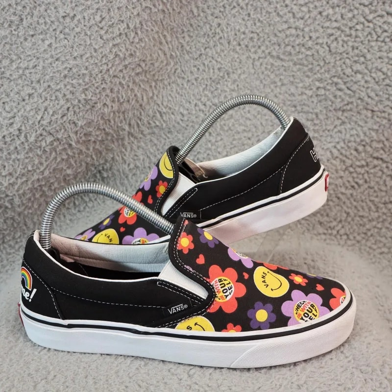 Vans — Vans Classic Slip-on Radically Happy 8 — Sneaker — resale