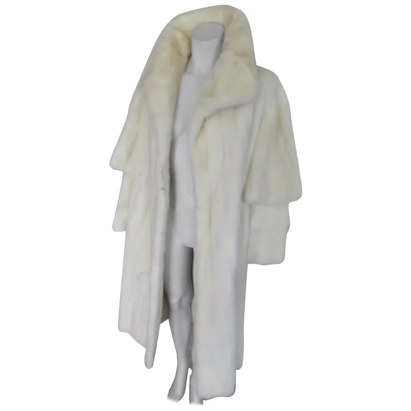 Glamorous White Mink Fur Cape Style Coat — Clothing — resale