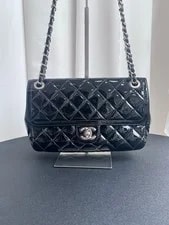 Chanel — Chanel Classic Flap Chain — Handbag — resale