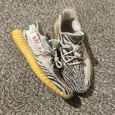 Yeezy — 2017 Yeezy 350 V2 — Sneaker — resale