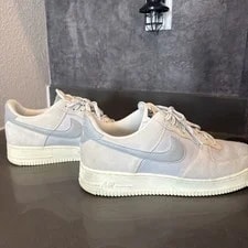 Nike — Nike Air Force 1 — Sneaker — resale