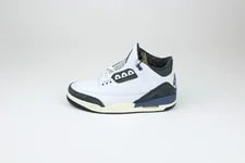 Air Jordan — A Ma Maniére X Air Jordan 3 'For the Love' HV8571-100-39- Uni — Sneaker — resale