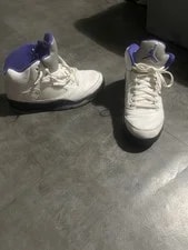 Air Jordan — Air Jordan Retro 5 Mid Top Basketball — Sneaker — resale
