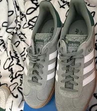 Adidas — Adidas Gazelle ’S Low Top Lace Up / Gum Sole — Sneaker — resale