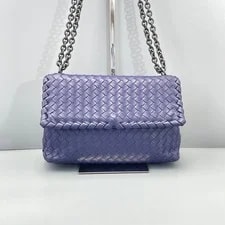 Bottega Veneta — Bottega Veneta Authentic 24*15*7cm — Handbag — resale