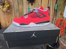 Air Jordan — Air Jordan 4 Retro 2026 Toro Bravo — Sneaker — resale