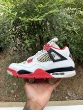 Jordan — Size 10.5 - Jordan 4 Retro — Sneaker — resale