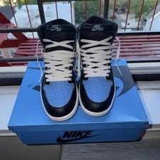 Nike Air Jordan 1 Retro High OG Toe DZ5485-400 — Sneaker — resale