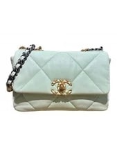 Chanel — Chanel 19 Flap #044 — Handbag — resale