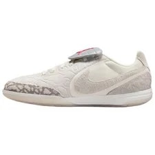 Jordan — Jordan Indoor Soccer Shoes II7579-016 — Sneaker — resale