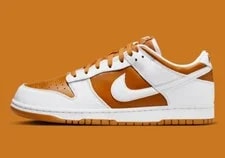 Nike — Nike Dunk Low QS Co.jp Reverse Curry Dark Curry Nby -700 — Sneaker — resale