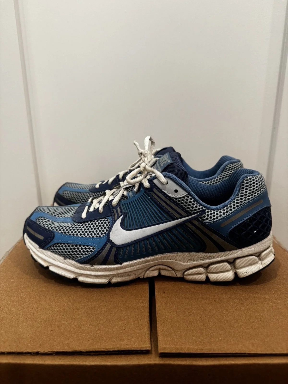 Nike — Nike Vomero 5 — Sneaker — resale