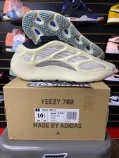 Yeezy — Yeezy 700 V3 Azael — Sneaker — resale