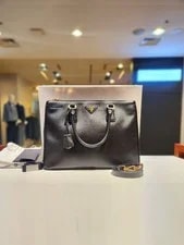 Prada — Prada Lux 1BA274 155736757 — Handbag — resale