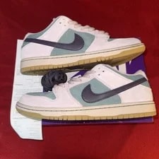 Nike SB — Nike SB Dunk Low Mineral Raisin HQ1625-300 — Sneaker — resale
