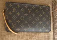 Louis Vuitton — Authentic Louis Vuitton Neverfull Pochette With Strap — Handbag — resale
