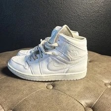 Air Jordan — Air Jordan 1 — Sneaker — resale