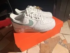 Nike — Nike Air Force 1 Light Low Top — Sneaker — resale