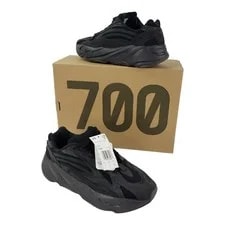 Adidas — Adidas Yeezy Boost 700 V2 Vanta Sz 9 10 — Sneaker — resale