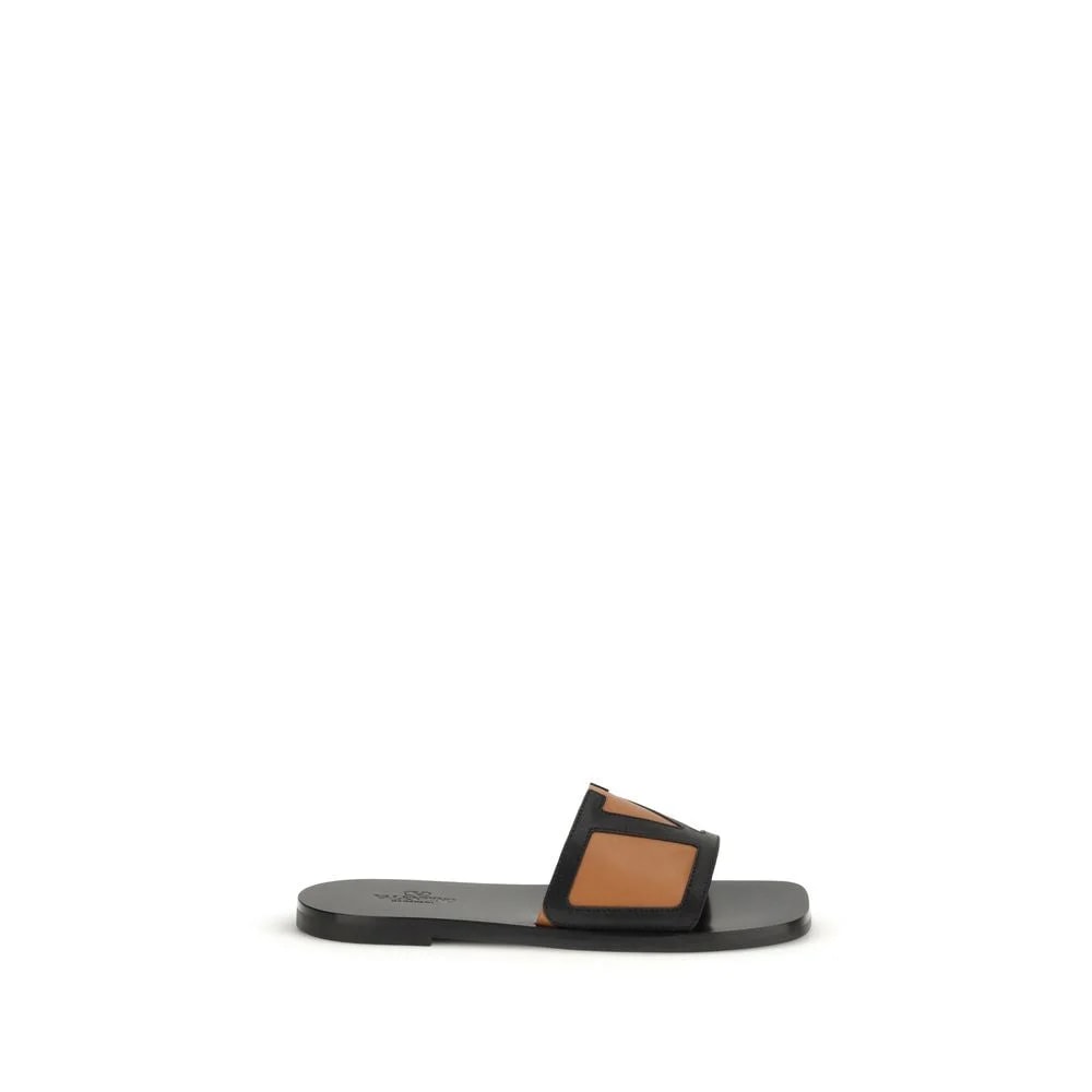Valentino Garavani — Valentino Garavani Flat — Designer shoes — resale