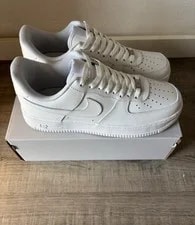 NIKE — Nike Air Force 1 Low Blanches | Taille 44 | Neuves Jamais Portées — Sneaker — resale