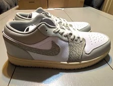 Jordan — Jordan Air 1 Low Top Lace-Up Athletic — Sneaker — resale