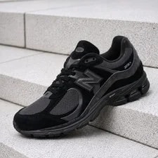 New Balance — New Balance 2002R Dark M2002RGL — Sneaker — resale