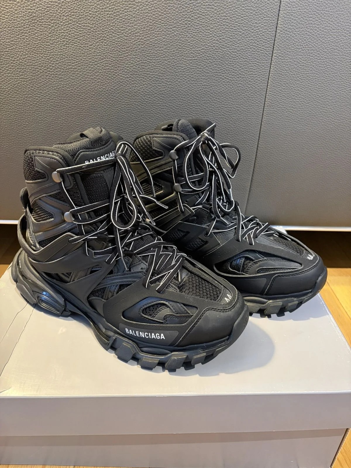 Balenciaga — Balenciaga 1.0 Track High-Top — Sneaker — resale