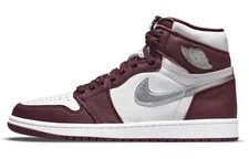 Jordan — Jordan 1 Retro High OG 555088-611 — Sneaker — resale