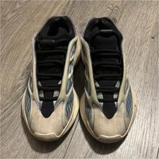 Adidas — Adidas Yeezy Boost 700 V3 Low Top Lace Up — Sneaker — resale