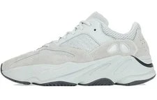 Adidas — Adidas Yeezy Boost 700 Low Salt — Sneaker — resale