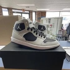 Jordan — Jordan ’S Mid Top Lace Up Athletic — Sneaker — resale