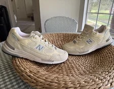 New Balance — New Balance 992 Calcium — Sneaker — resale