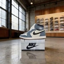 Jordan — Size 9.5 - Air Jordan 1 Retro OG High — Sneaker — resale