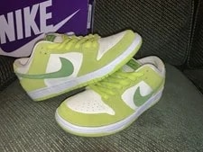 Nike SB — Sz 8.5m- Nike SB Dunk Low Fruity Pack Apple- OG All — Sneaker — resale
