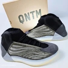 Adidas — Adidas US 13 Barium Boost Yeezy Qntm New — Sneaker — resale