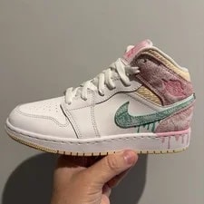 Air Jordan — Air Jordan 1 Mid SE (GS) / Glow- Punch DD1666-100 — Sneaker — resale