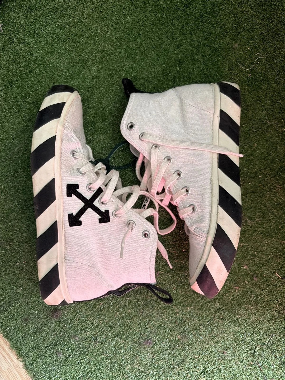 Off-White — Off-White and Shoe High — Sneaker — resale