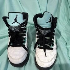 Jordan — Jordan 5 Retro Island — Sneaker — resale